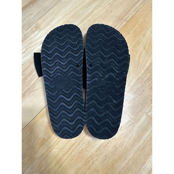 Forever 21 Faux Leather Bow Sandals NWOT Size 11 - Picture 2 of 2